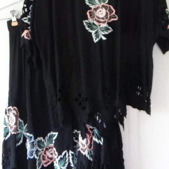 Bali Emerald Vintage 80s Floral Embroidered Boho Top and Skirt Set - Picture 12 of 13